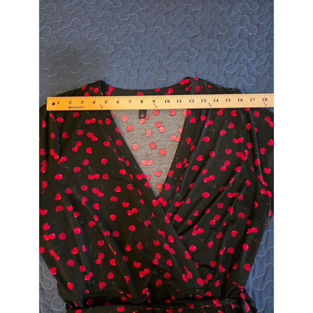 Torrid Cherry Print Faux Wrap Dress Size 1 Black Red Retro Pin Up Rockabilly - Picture 9 of 12